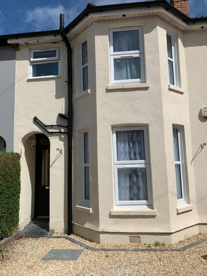 Relaxing Home - 7-10Min To Bournemouth Sandy Beach By Car - Private Garden, Parking And Spa Eksteriør billede