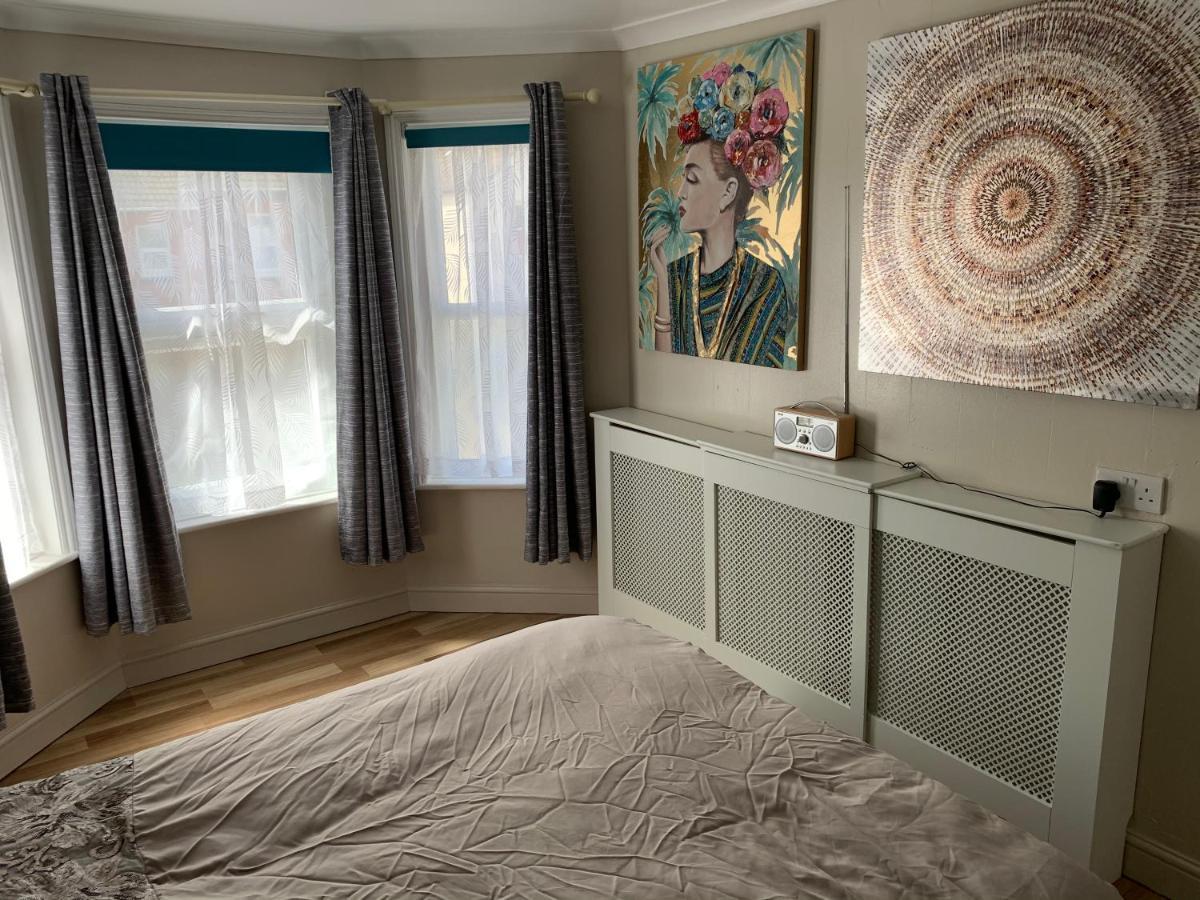 Relaxing Home - 7-10Min To Bournemouth Sandy Beach By Car - Private Garden, Parking And Spa Eksteriør billede
